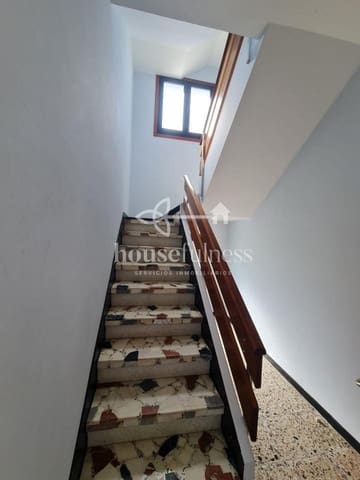 8 bedroom Townhouse for sale in Pontedeume - € 225,000 (Ref: 9256782)