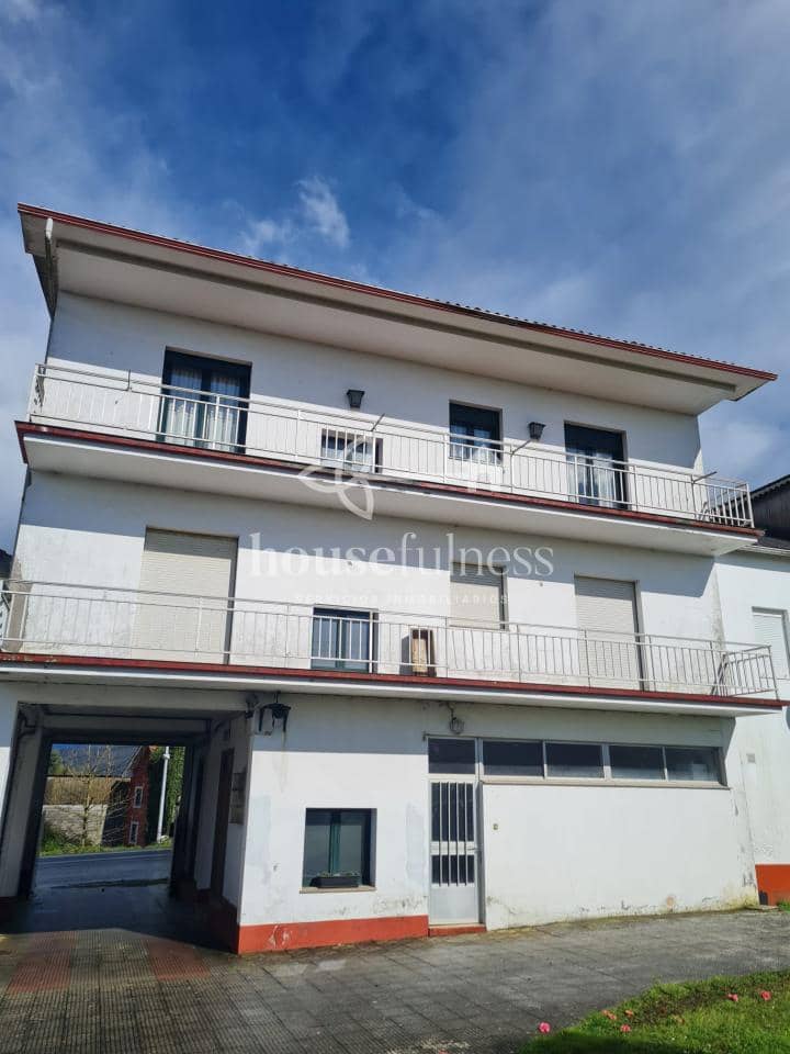 8 bedroom Townhouse for sale in Pontedeume - € 225,000 (Ref: 9256782)