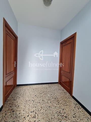 8 bedroom Townhouse for sale in Pontedeume - € 225,000 (Ref: 9256782)