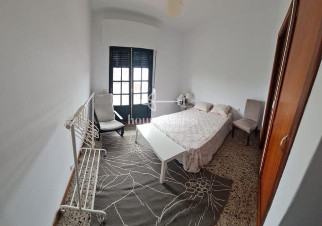 8 bedroom Townhouse for sale in Pontedeume - € 225,000 (Ref: 9256782)