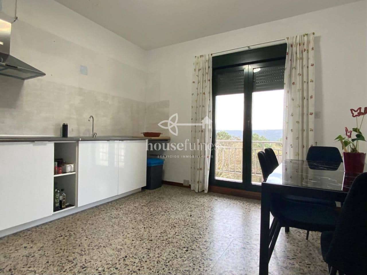 8 bedroom Townhouse for sale in Pontedeume - € 225,000 (Ref: 9256782)