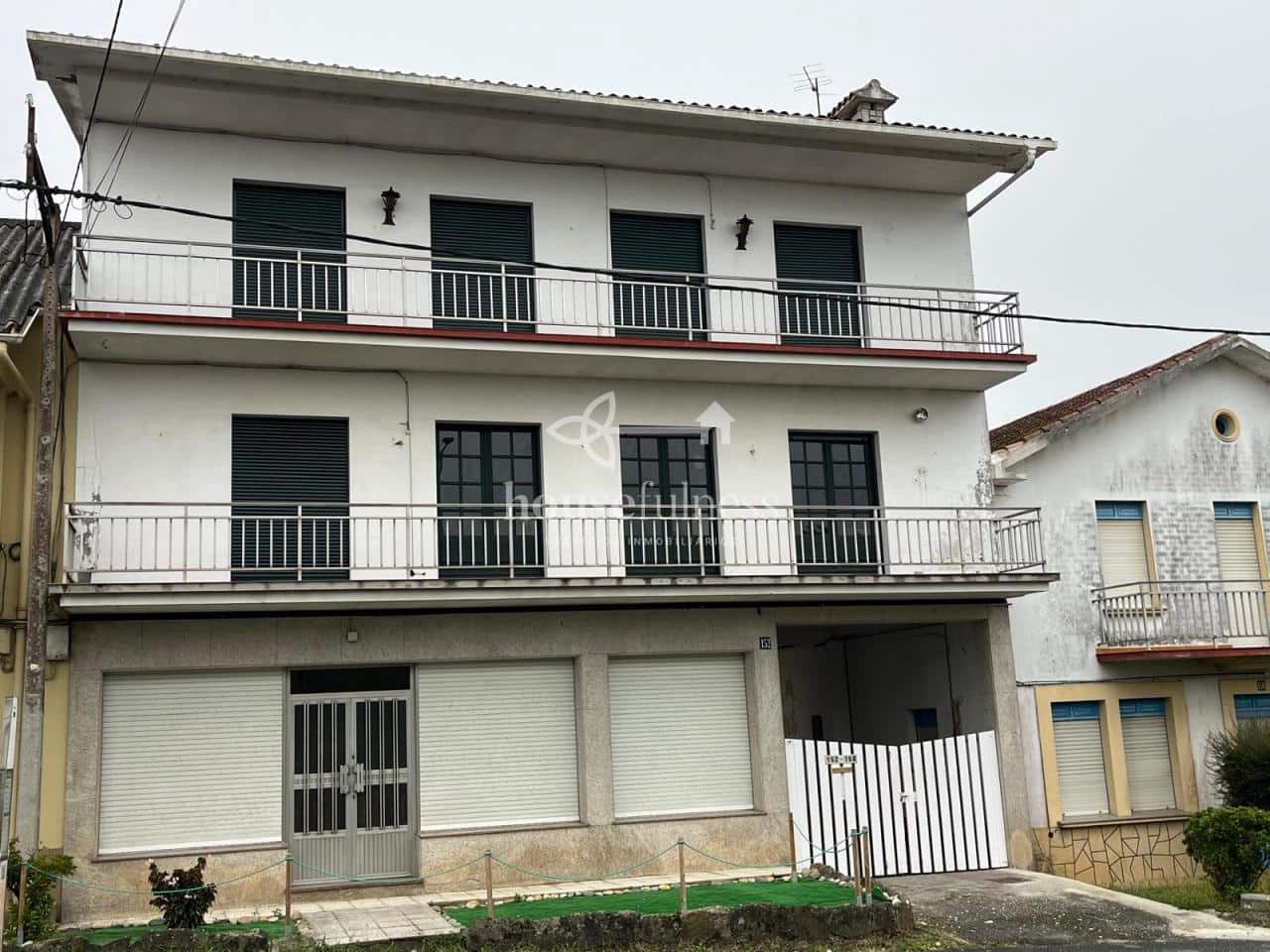 8 bedroom Townhouse for sale in Pontedeume - € 225,000 (Ref: 9256782)