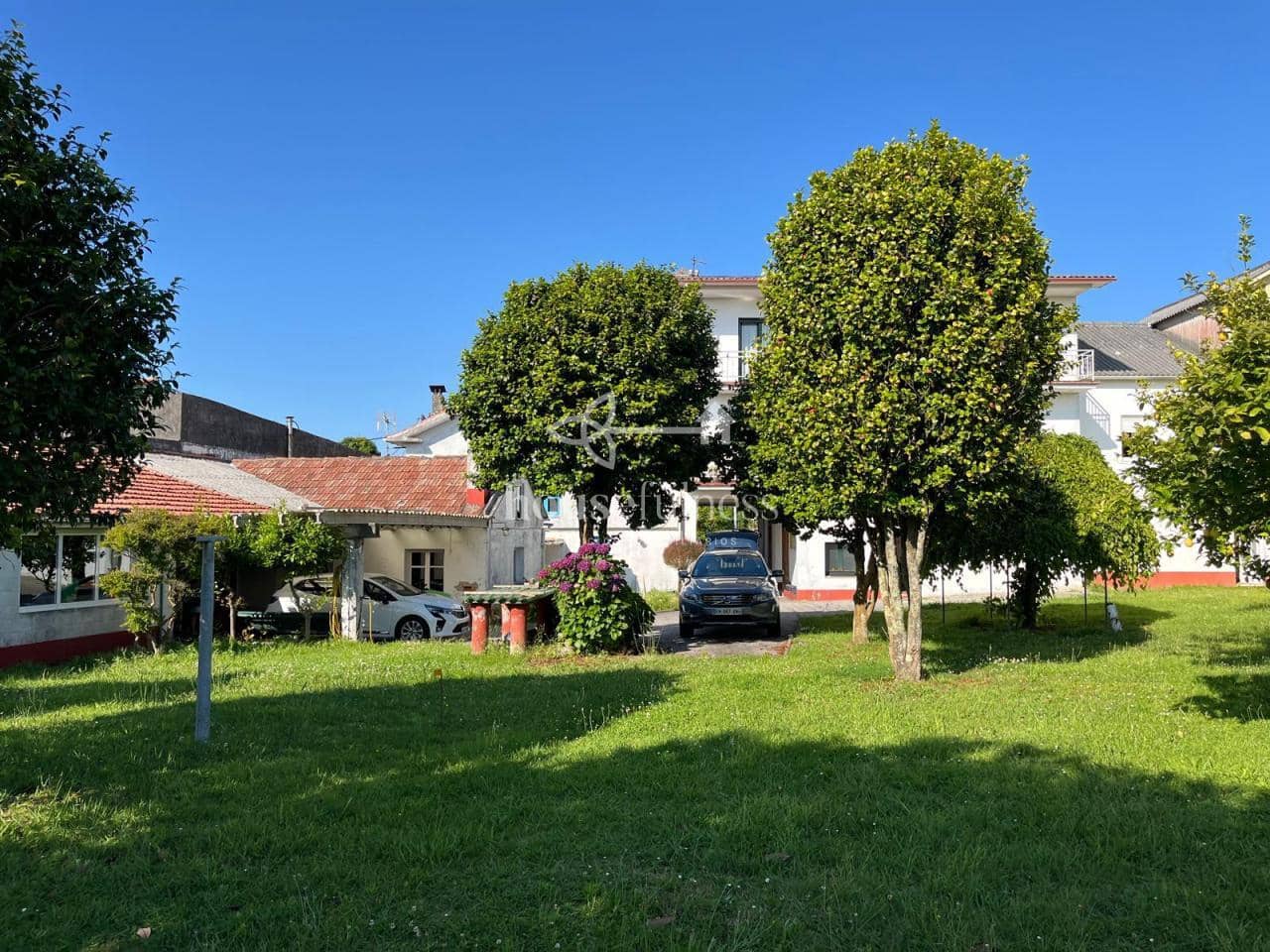 8 bedroom Townhouse for sale in Pontedeume - € 225,000 (Ref: 9256782)