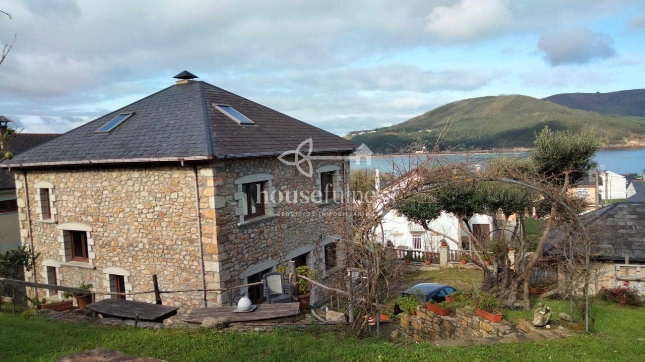 4 soveværelse Villa til salg i O Vicedo med garage - € 348.000 (Ref: 9264046)