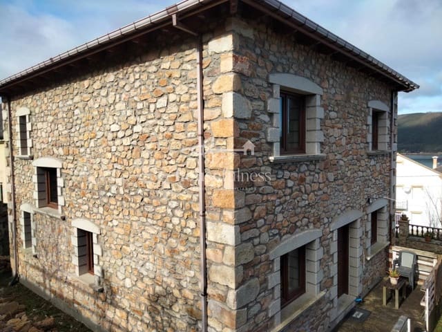 4 soverom Villa til salgs i O Vicedo med garasje - € 348 000 (Ref: 9264046)