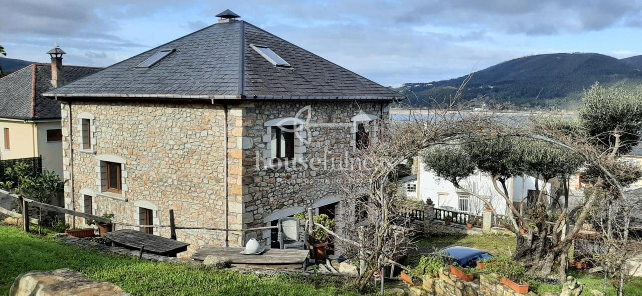 4 soveværelse Villa til salg i O Vicedo med garage - € 348.000 (Ref: 9264046)