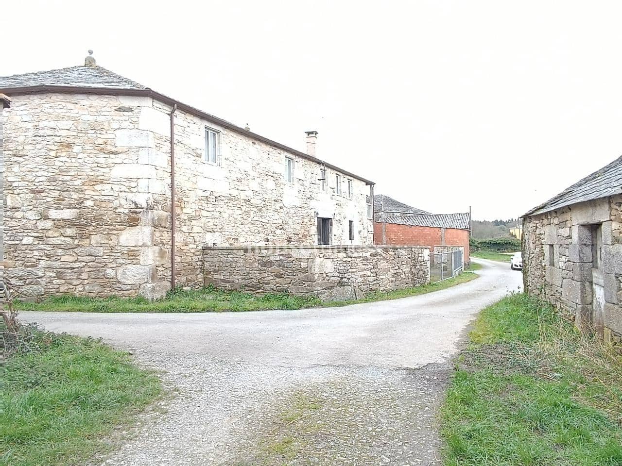 8 makuuhuone Maalaistalo myytävänä paikassa Friol mukana 
autotalli - 129 000 € (Ref: 9276063)