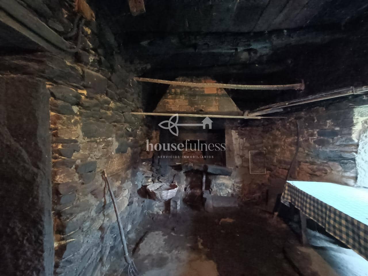 8 makuuhuone Maalaistalo myytävänä paikassa Friol mukana 
autotalli - 129 000 € (Ref: 9276063)