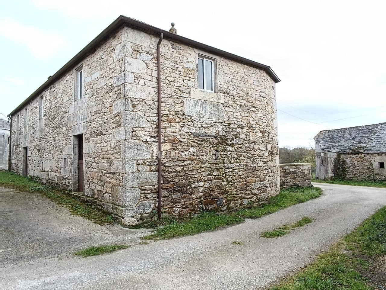 8 makuuhuone Maalaistalo myytävänä paikassa Friol mukana 
autotalli - 129 000 € (Ref: 9276063)