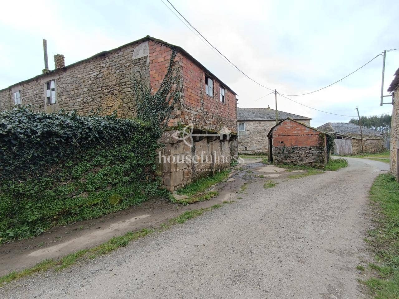 8 makuuhuone Maalaistalo myytävänä paikassa Friol mukana 
autotalli - 129 000 € (Ref: 9276063)