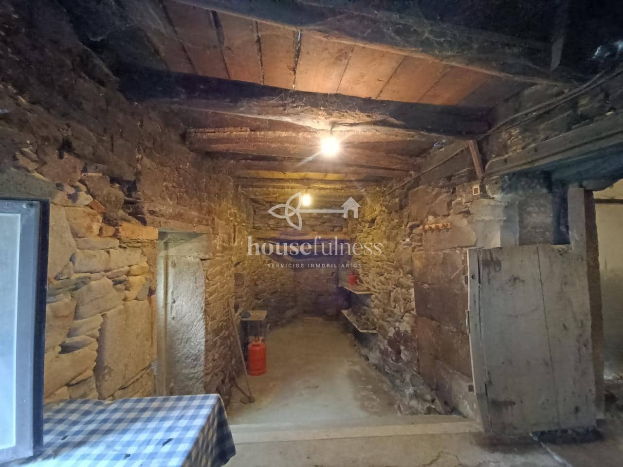 8 makuuhuone Maalaistalo myytävänä paikassa Friol mukana 
autotalli - 129 000 € (Ref: 9276063)