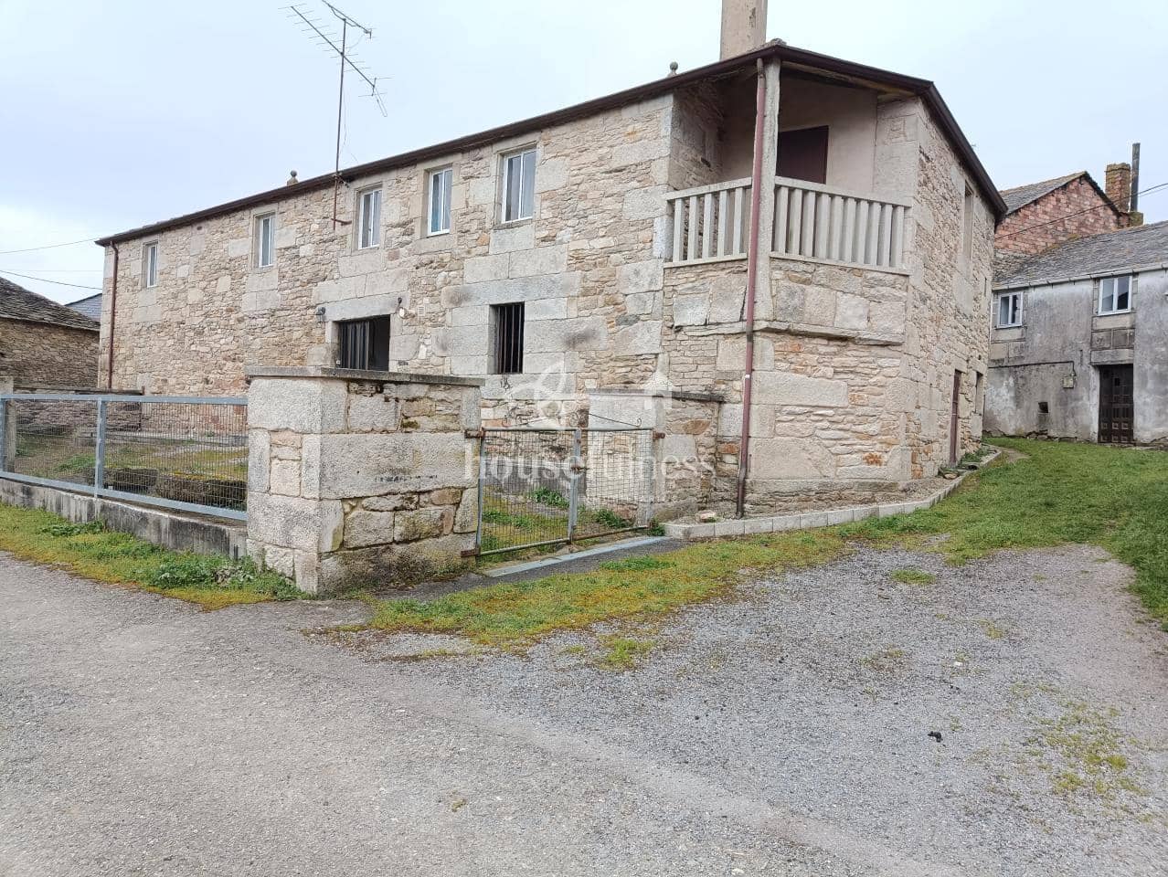 8 makuuhuone Maalaistalo myytävänä paikassa Friol mukana 
autotalli - 129 000 € (Ref: 9276063)