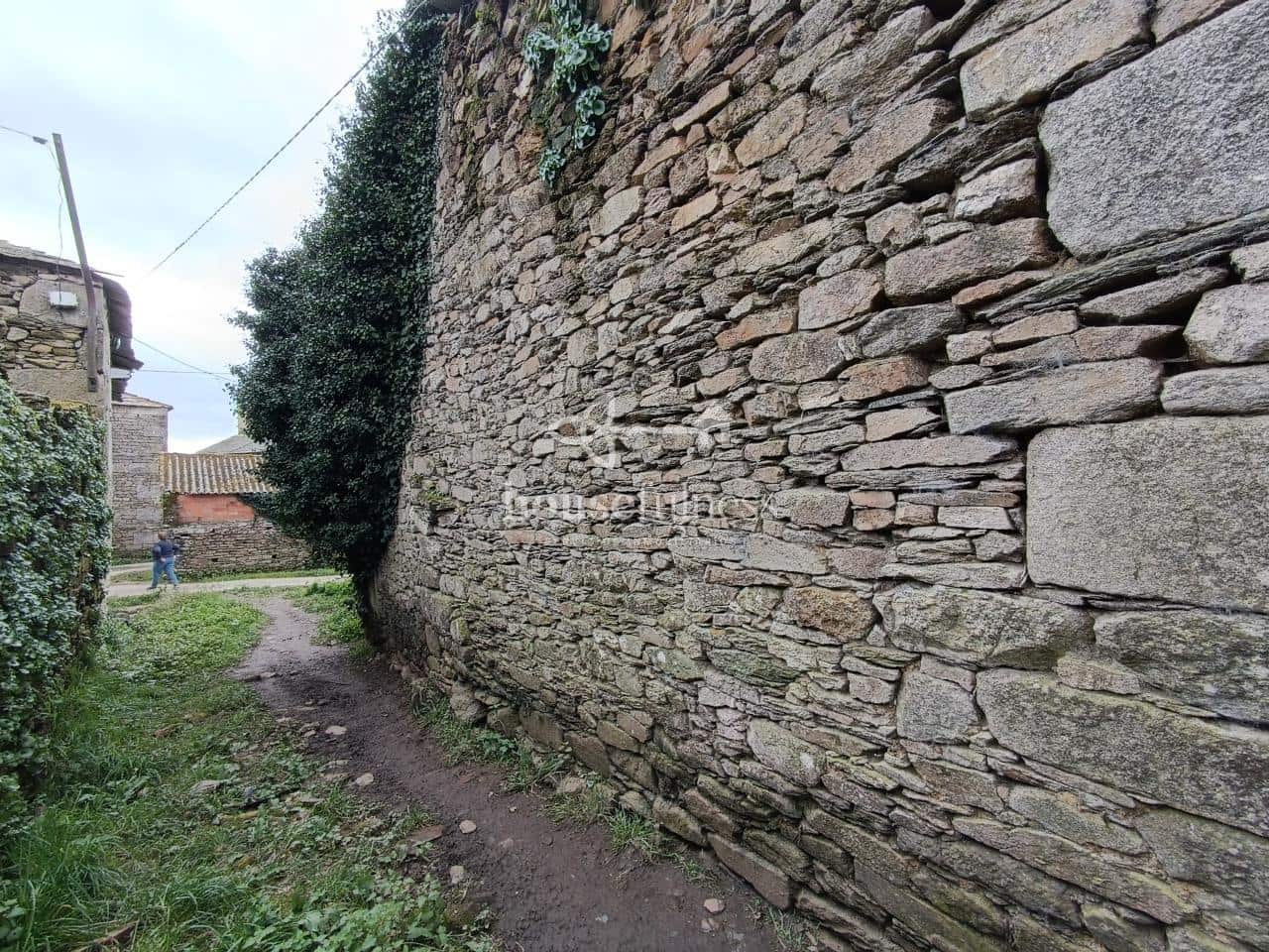 8 makuuhuone Maalaistalo myytävänä paikassa Friol mukana 
autotalli - 129 000 € (Ref: 9276063)