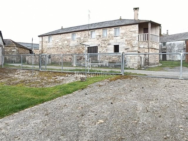 8 makuuhuone Maalaistalo myytävänä paikassa Friol mukana 
autotalli - 129 000 € (Ref: 9276063)