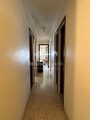 4 bedroom Flat for sale in Ferrol with garage - € 150,000 (Ref: 9291059)