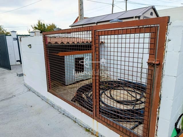 3 makuuhuone Omakotitalo myytävänä paikassa Narón mukana uima-altaan 
autotalli - 155 000 € (Ref: 9296676)