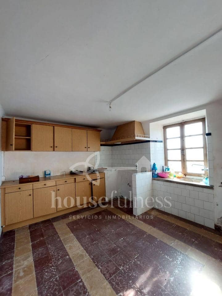 4 soverom Finca/Herregård til salgs i Naron med garasje - € 75 000 (Ref: 9296677)