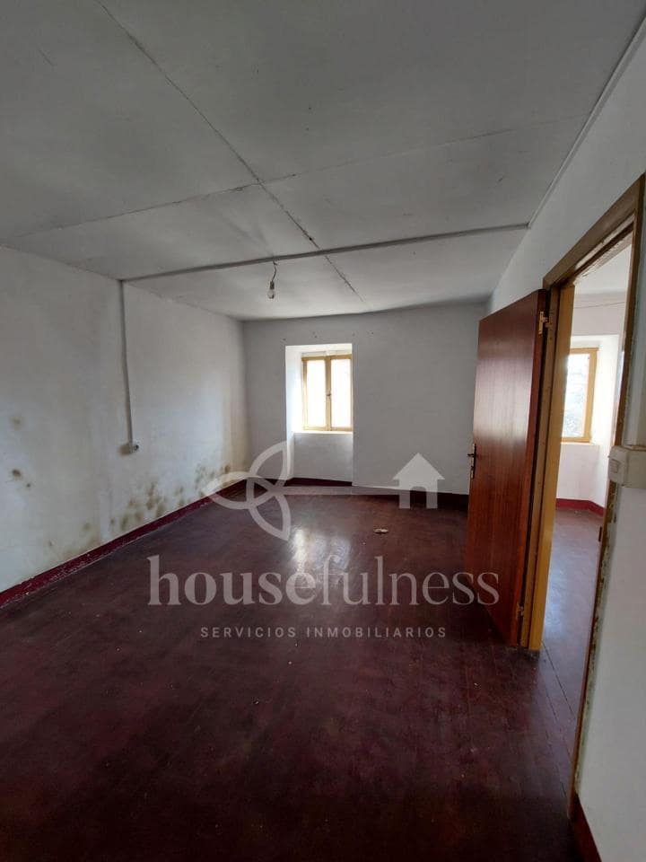 4 soverom Finca/Herregård til salgs i Naron med garasje - € 75 000 (Ref: 9296677)