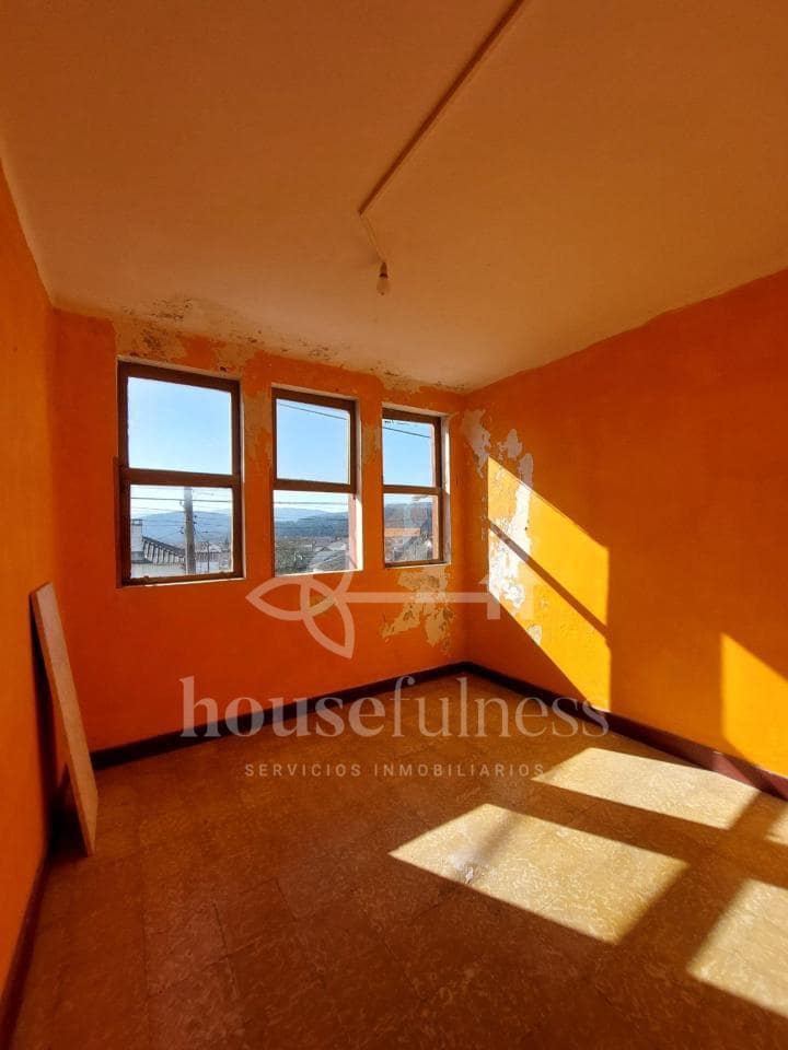 4 soverom Finca/Herregård til salgs i Naron med garasje - € 75 000 (Ref: 9296677)