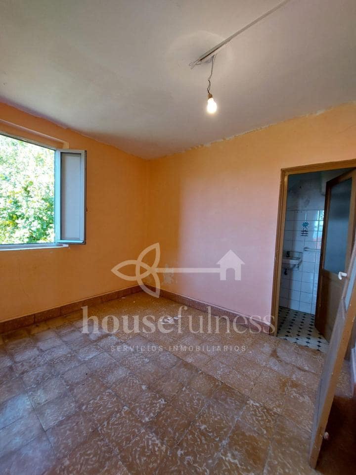 4 soverom Finca/Herregård til salgs i Naron med garasje - € 75 000 (Ref: 9296677)