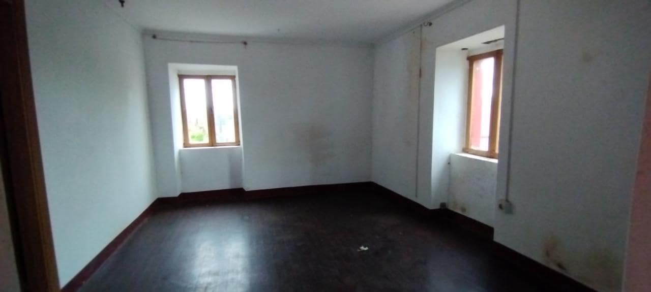 4 soverom Finca/Herregård til salgs i Naron med garasje - € 75 000 (Ref: 9296677)