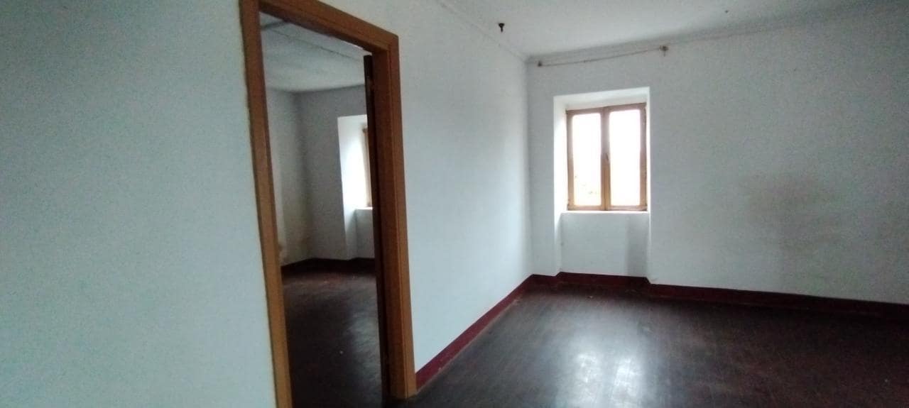 4 soverom Finca/Herregård til salgs i Naron med garasje - € 75 000 (Ref: 9296677)