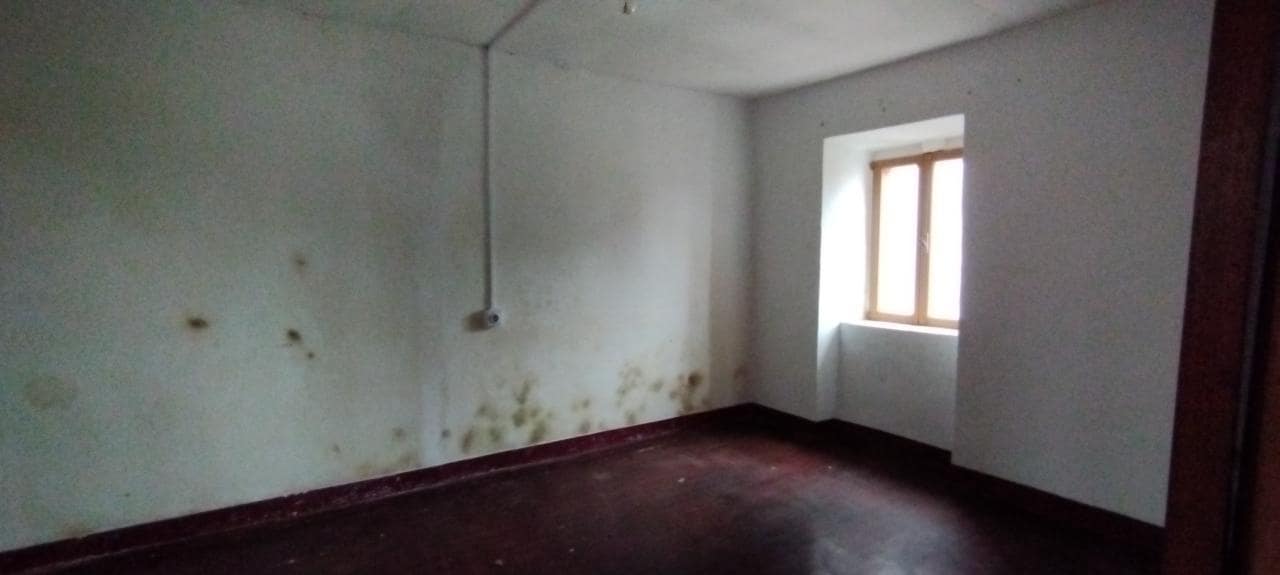 4 soverom Finca/Herregård til salgs i Naron med garasje - € 75 000 (Ref: 9296677)