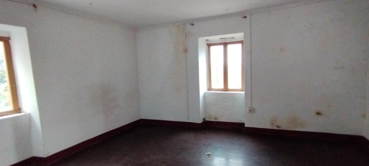 4 soverom Finca/Herregård til salgs i Naron med garasje - € 75 000 (Ref: 9296677)