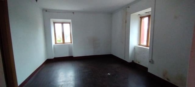 4 makuuhuone Maalaistalo myytävänä paikassa Narón mukana 
autotalli - 75 000 € (Ref: 9296677)