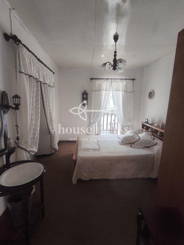 5 bedroom Finca/Country House for sale in Ferrol with garage - € 350,000 (Ref: 9300542)