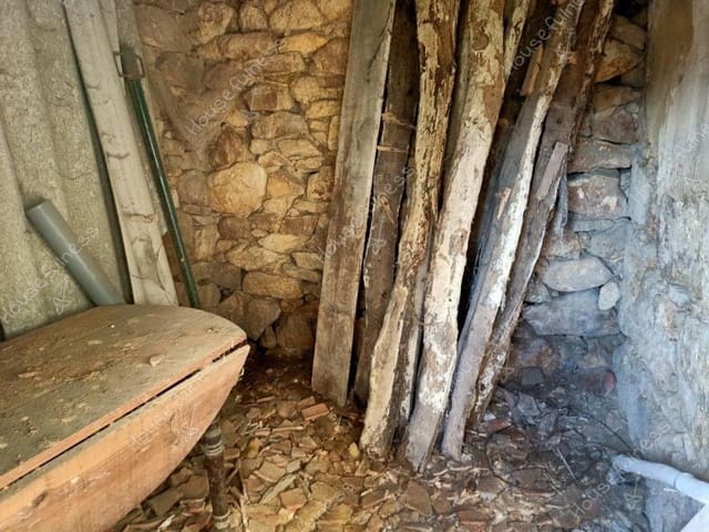 4 bedroom Finca/Country House for sale in Neda - € 25,000 (Ref: 9303097)