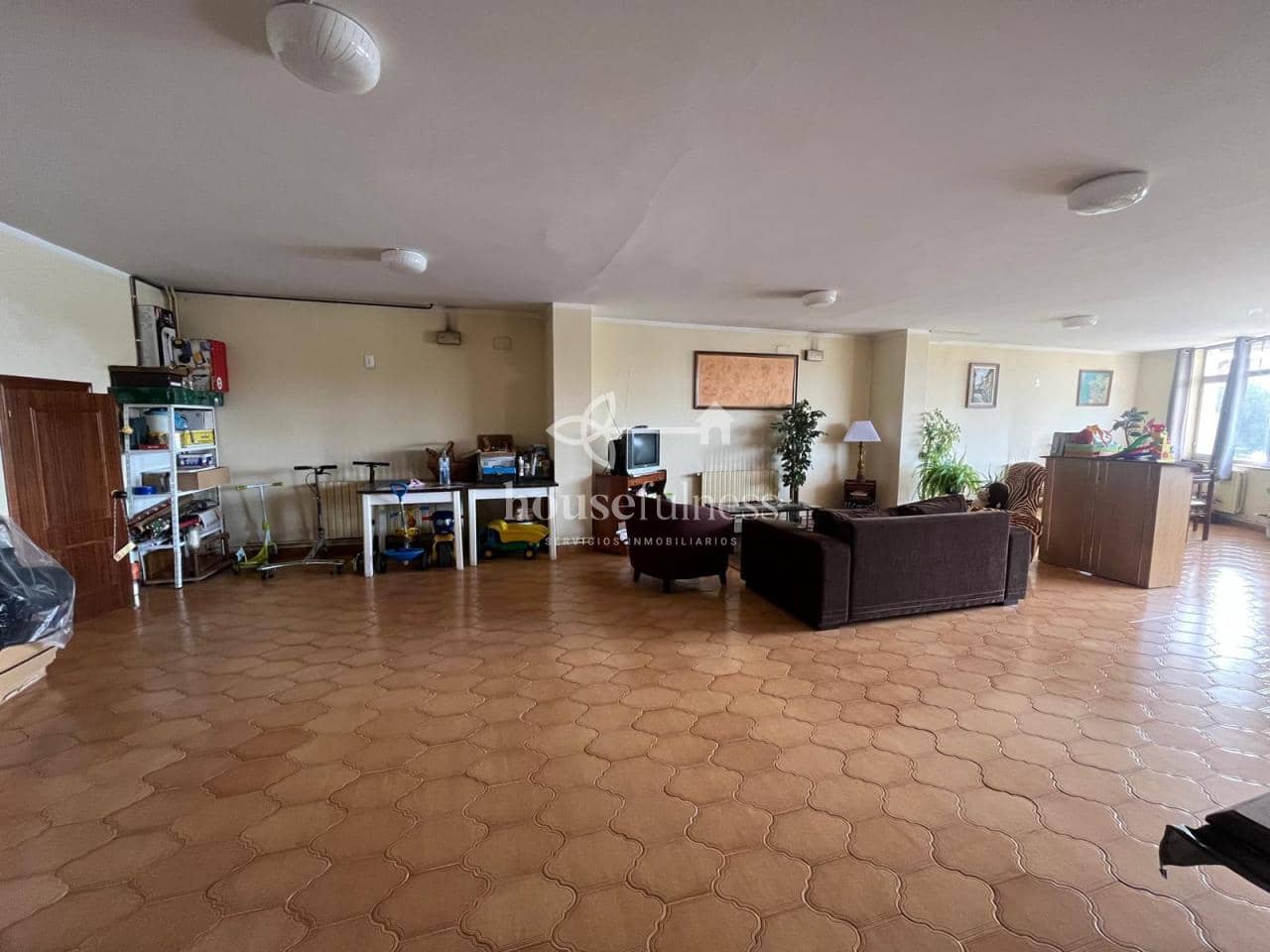 10 bedroom Villa for sale in Neda with garage - € 550,000 (Ref: 9330187)