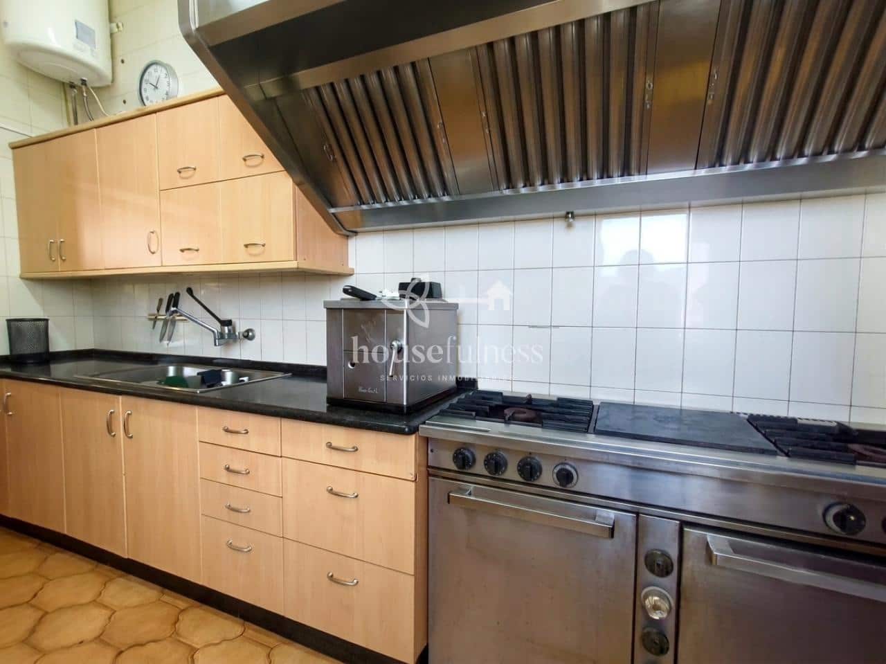 12 sypialnia Willa na sprzedaż w Neda z garażem - 550 000 € (Ref: 9330187)