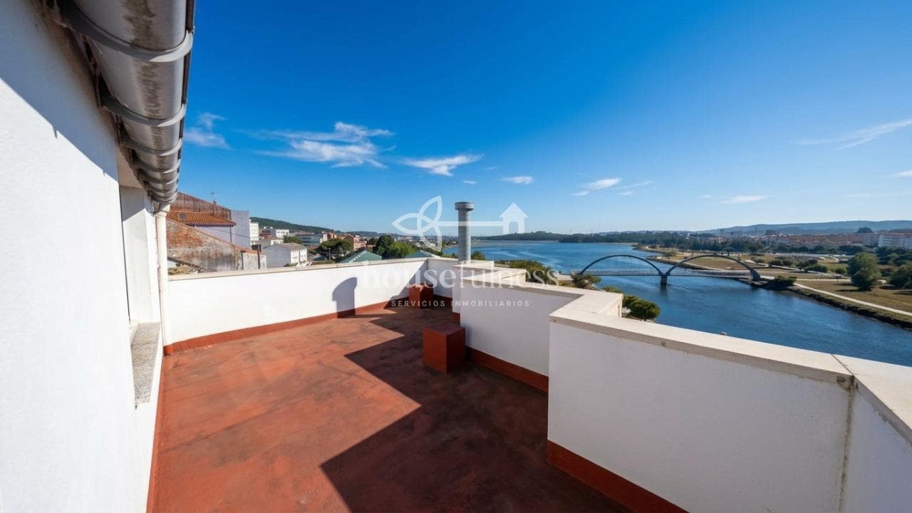 12 sypialnia Willa na sprzedaż w Neda z garażem - 550 000 € (Ref: 9330187)
