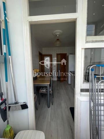 4 bedroom Flat for rent in Ferrol - € 750 (Ref: 9334424)