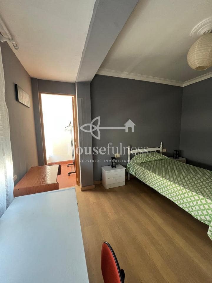 4 camera da letto Appartamento da affittare in Ferrol - 750 € (Rif: 9334424)