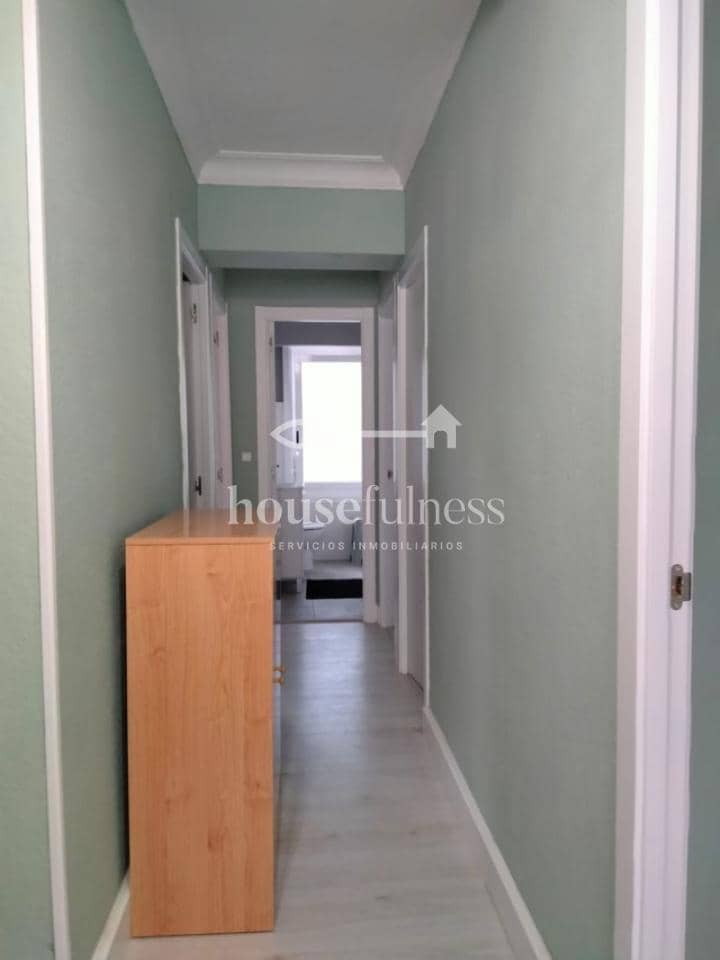 3 bedroom Flat for rent in Ferrol - € 700 (Ref: 9334425)