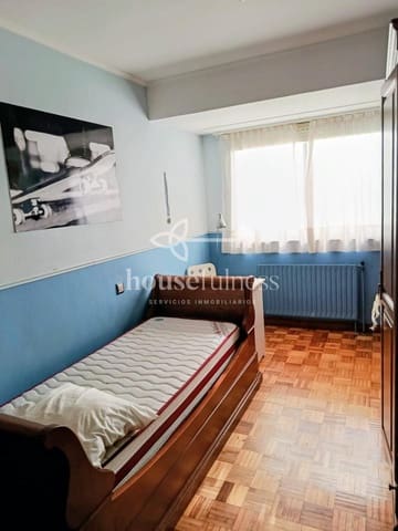 3 bedroom Flat for rent in Ferrol - € 650 (Ref: 9334427)