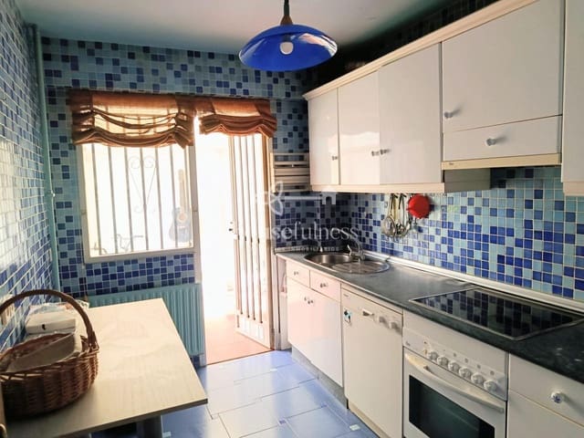 3 bedroom Flat for rent in Ferrol - € 650 (Ref: 9334427)