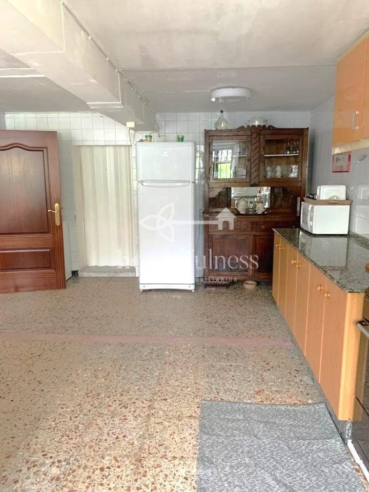 5 slaapkamer Finca/Landhuis te koop in Ferrol met zwembad garage - € 300.000 (Ref: 9334431)