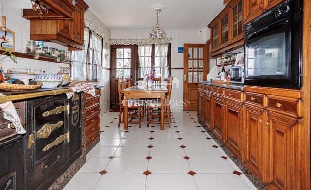 5 makuuhuone Huvila myytävänä paikassa Pontedeume mukana uima-altaan - 599 000 € (Ref: 9334438)