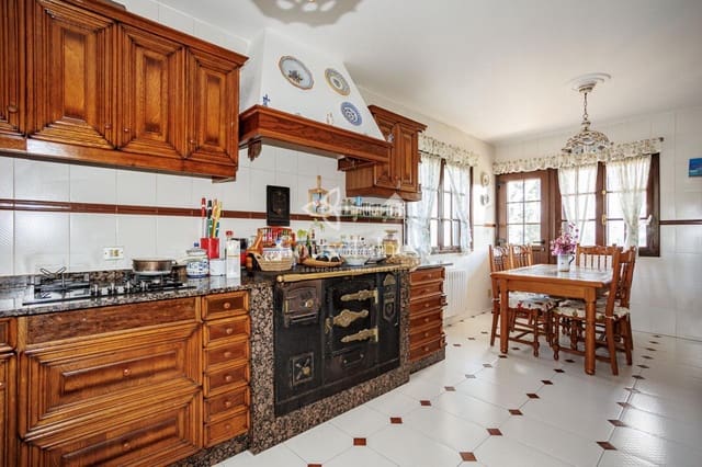 5 makuuhuone Huvila myytävänä paikassa Pontedeume mukana uima-altaan - 599 000 € (Ref: 9334438)