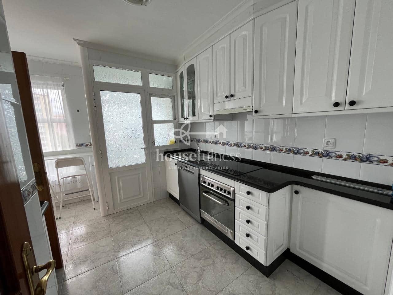 3 sovrum Lägenhet att hyra i Ferrol - 700 € (Ref: 9346929)