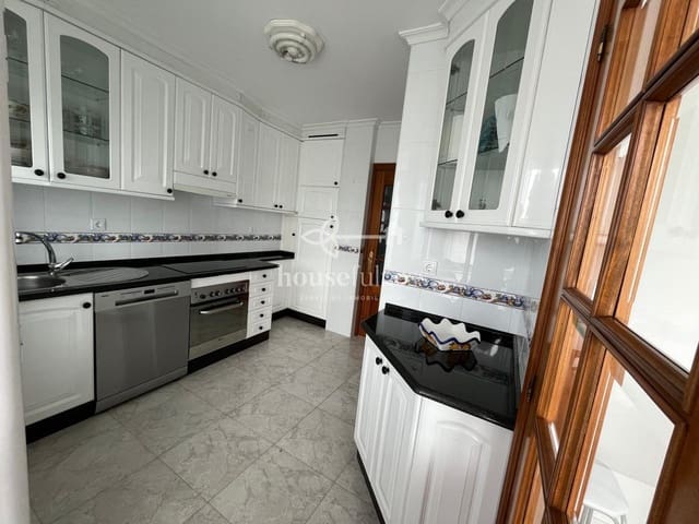 3 soveværelse Lejlighed til leje i Ferrol - € 700 (Ref: 9346929)