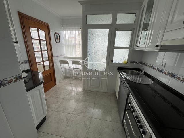 3 soveværelse Lejlighed til leje i Ferrol - € 700 (Ref: 9346929)
