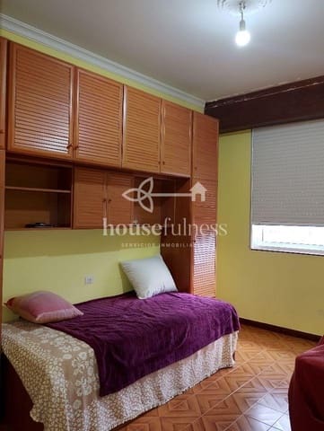 6 makuuhuone Omakotitalo myytävänä paikassa Narón mukana 
autotalli - 230 000 € (Ref: 9358927)