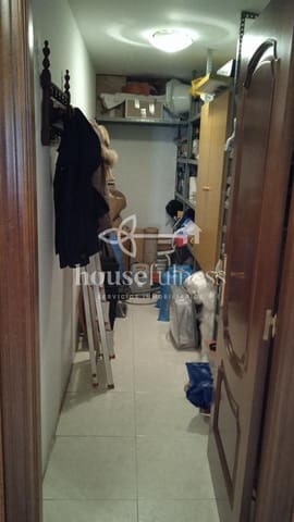 5 bedroom Beach Apartment for sale in Mugardos with garage - € 310,000 (Ref: 9387580)