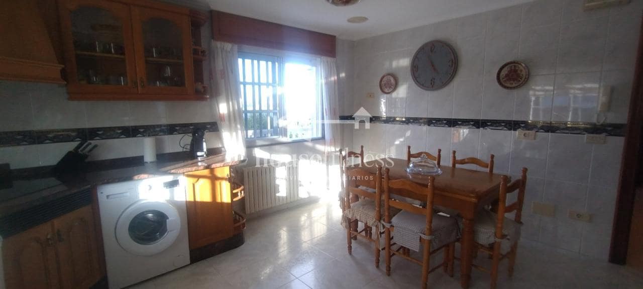 5 slaapkamer Strandappartement te koop in Mugardos met garage - € 310.000 (Ref: 9387580)