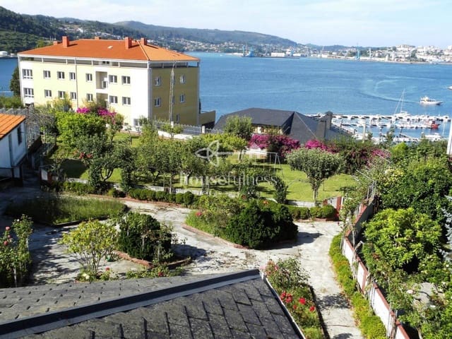 5 bedroom Beach Apartment for sale in Mugardos with garage - € 310,000 (Ref: 9387580)