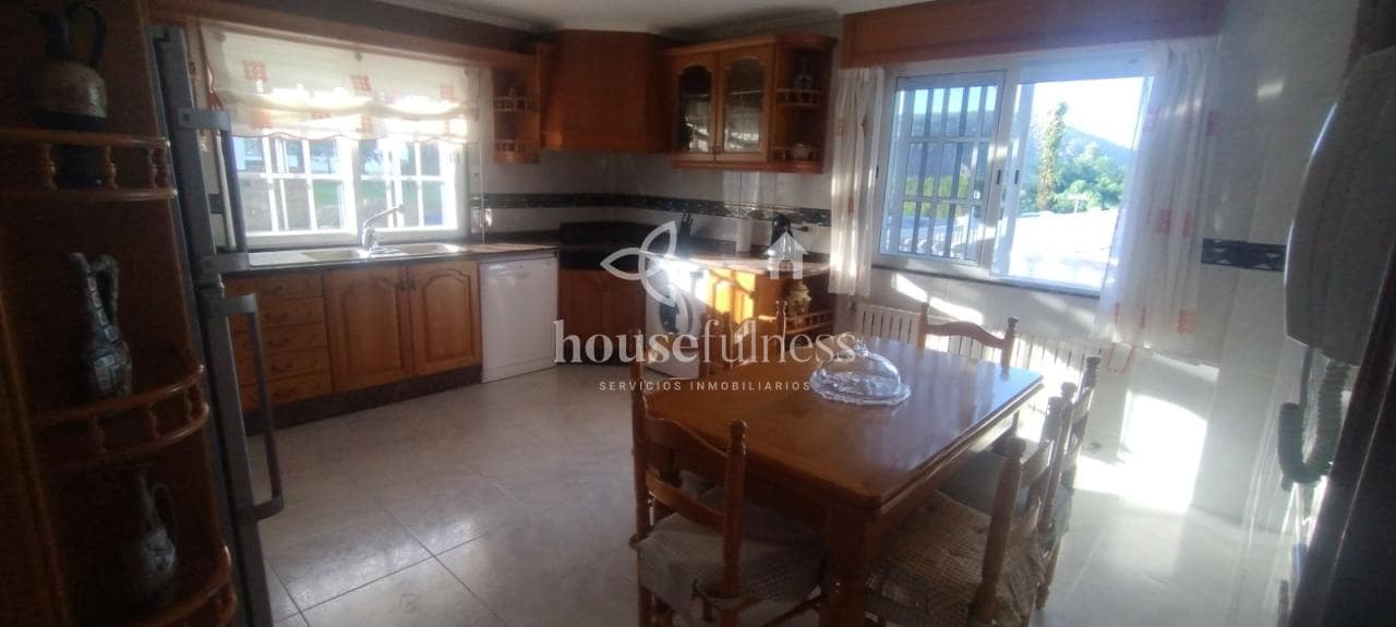 5 slaapkamer Strandappartement te koop in Mugardos met garage - € 310.000 (Ref: 9387580)